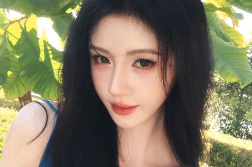 原来她早已结婚丈夫是国家一级演员如今定居上海被家人宠成宝