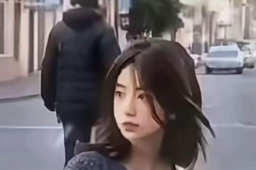 卖爆清北3年的鹅腿阿姨栽在“上班精英”手上了质疑卖假鹅腿的网友被怒怼：不吃G出去！